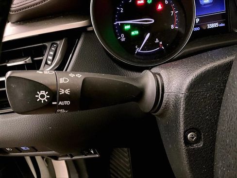 Used 2019 Toyota C-HR Limited FWD image 30