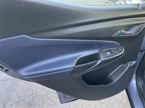 Used 2022 Chevrolet Bolt EUV Premier image 32