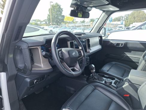 Used 2025 Ford Bronco Outer Banks image 7