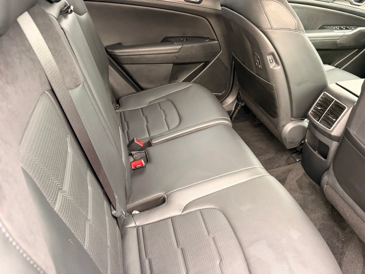 Used 2026 Kia Sportage SX FWD image 15