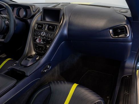 Used 2019 Aston Martin DB11 AMR image 11