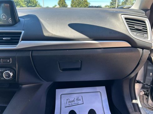 Used 2018 MAZDA MAZDA3 Touring FWD image 22