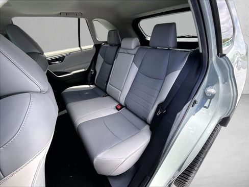 Used 2020 Toyota RAV4 XLE Premium FWD image 28