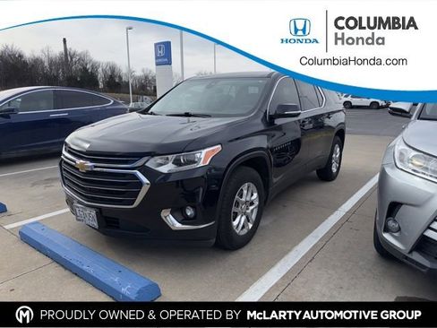 Used 2020 Chevrolet Traverse LT image 1