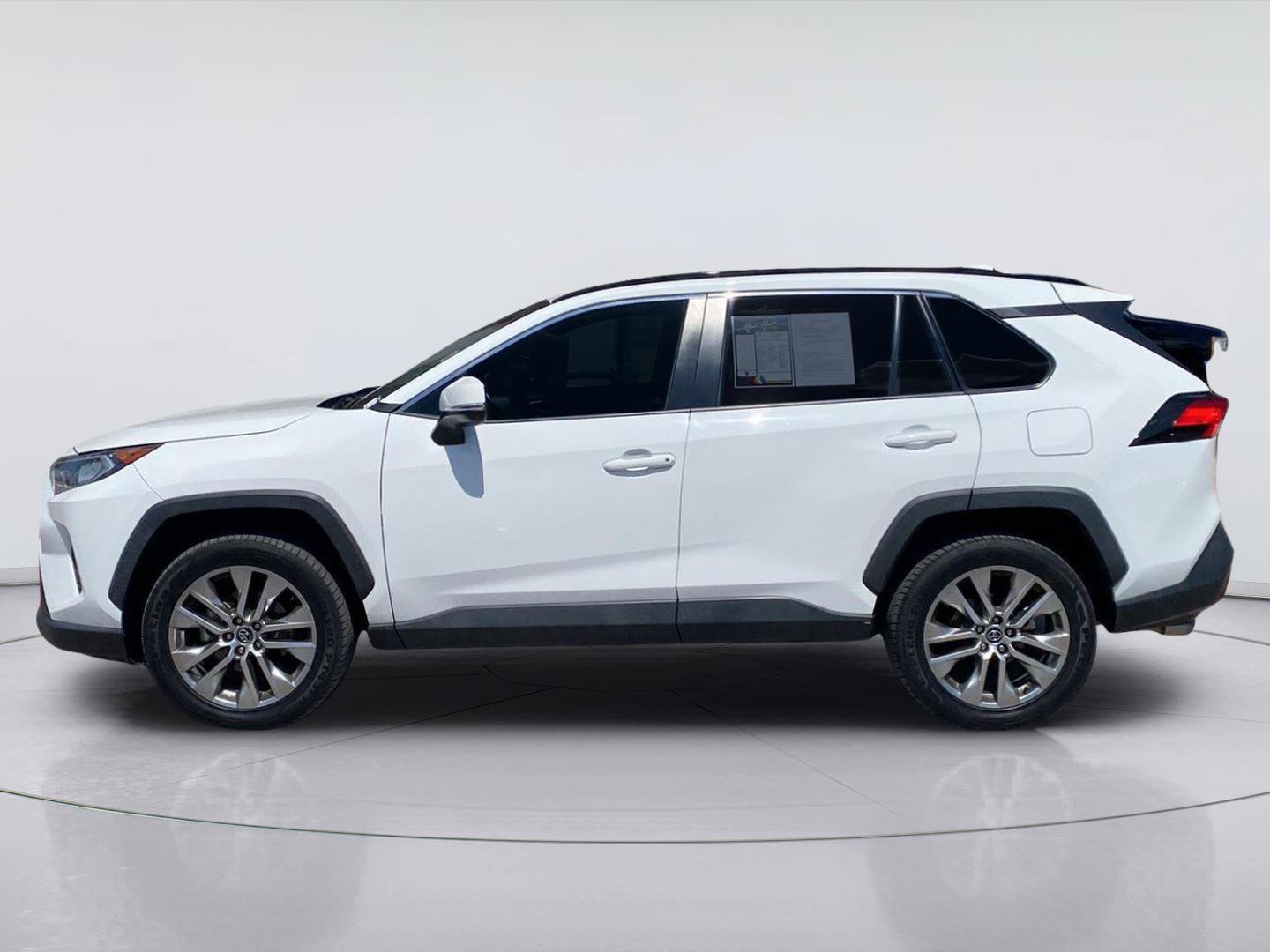Used 2020 Toyota RAV4 XLE Premium FWD image 2