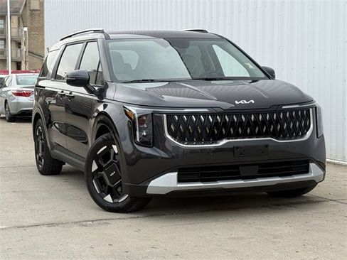 Used 2025 Kia Carnival EX image 2