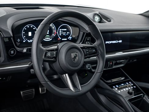 New 2026 Porsche Cayenne Turbo image 14