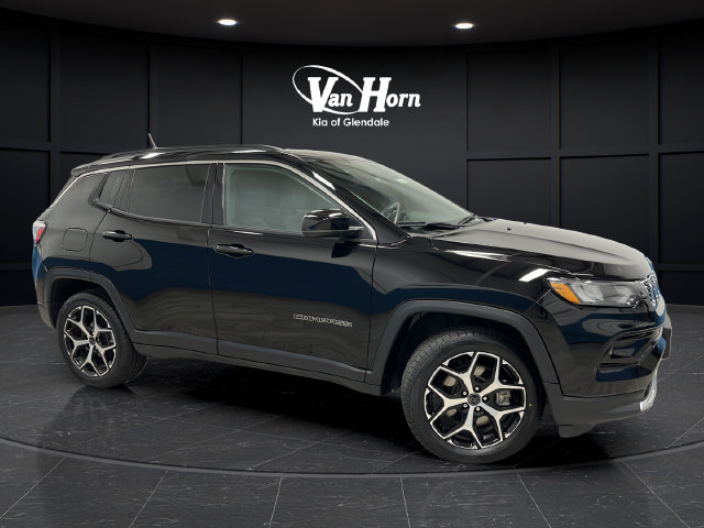 Used 2025 Jeep Compass Limited AWD/4WD image 1