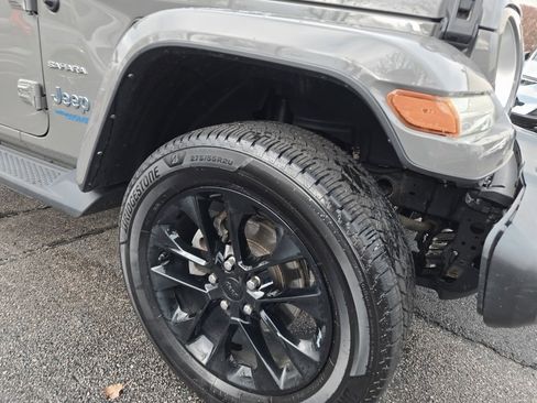 Used 2021 Jeep Wrangler Unlimited Sahara w/ Cold Weather Group image 8