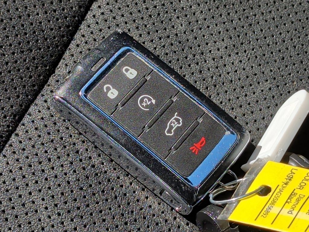 Used 2025 Jeep Grand Cherokee Altitude AWD/4WD image 39