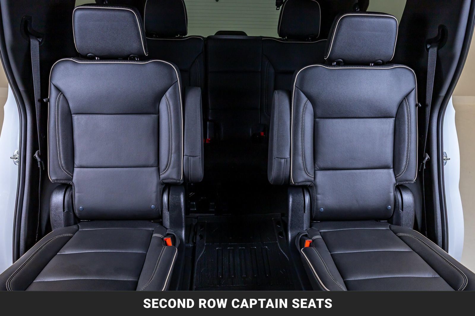 Used 2025 GMC Yukon Elevation w/ LPO, Elevation Black Package AWD/4WD image 34