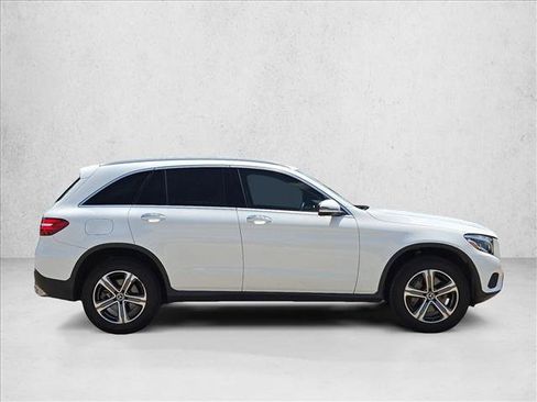 Used 2019 Mercedes-Benz GLC 300 image 4