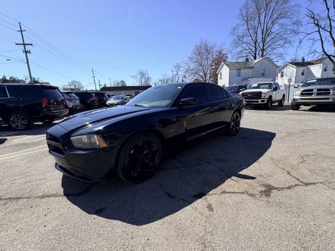 Used 2014 Dodge Charger R/T w/ Blacktop Package RWD image 5