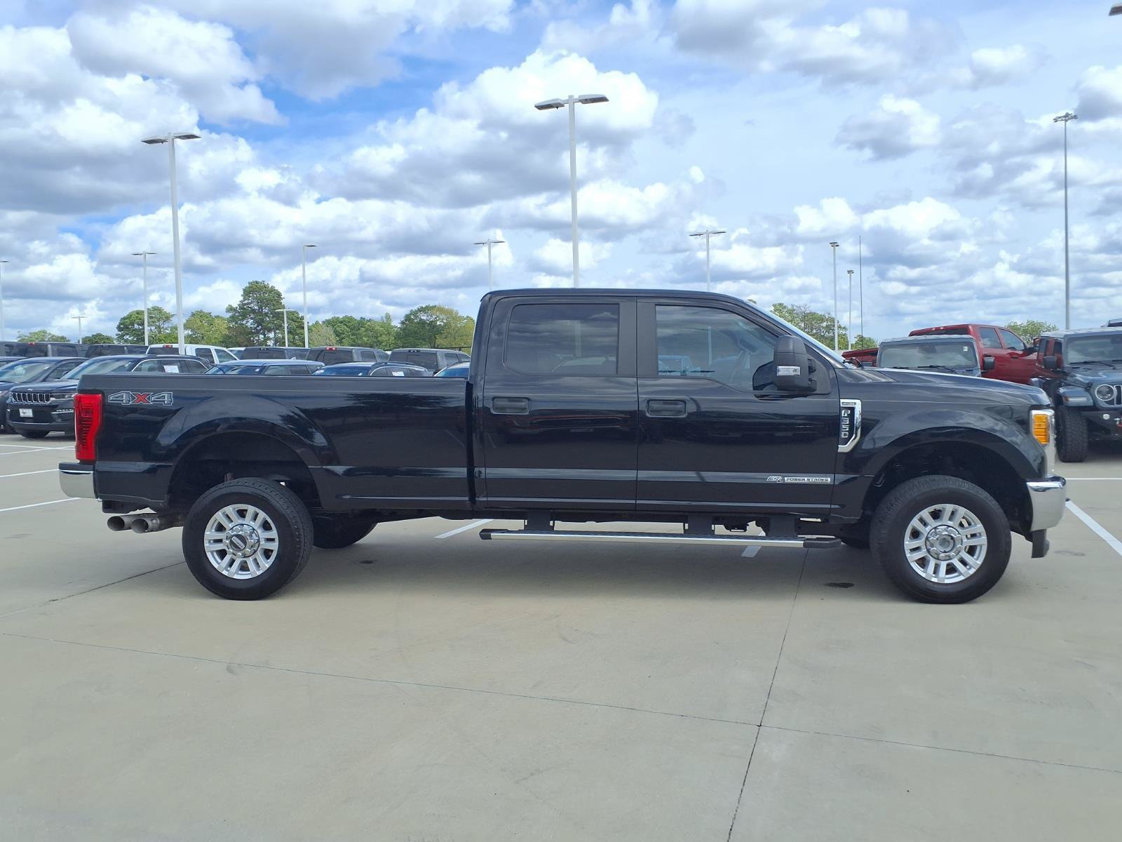 Used 2017 Ford F350 XL w/ STX Appearance Package AWD/4WD image 5