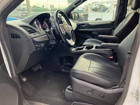 Used 2019 Dodge Grand Caravan GT FWD image 10