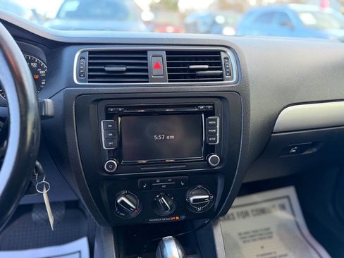 Used 2013 Volkswagen Jetta SE image 15