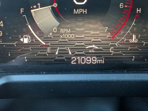 Certified 2025 GMC Acadia Elevation image 25