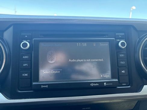 Used 2019 Toyota Tacoma SR5 AWD/4WD image 17