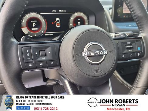 Used 2024 Nissan Rogue Platinum FWD image 23