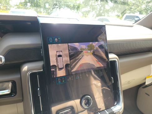 New 2026 GMC Yukon XL Denali AWD/4WD image 13