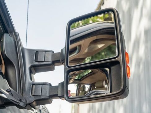 Used 2016 Ford F250 Lariat w/ Lariat Ultimate Package AWD/4WD image 13
