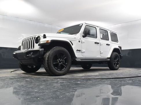 Used 2023 Jeep Wrangler Altitude image 43