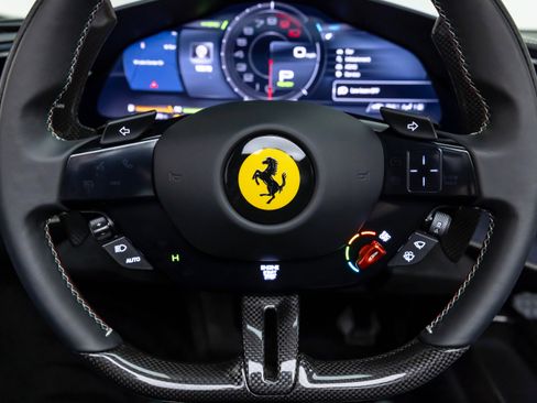 Used 2024 Ferrari SF90 Spider image 93