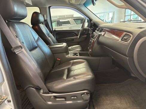 Used 2014 Chevrolet Tahoe LT AWD/4WD image 16