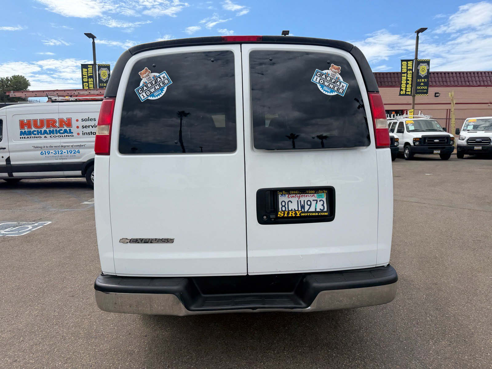 Used 2018 Chevrolet Express 3500 LT w/ LT Preferred Equipment Group RWD image 4