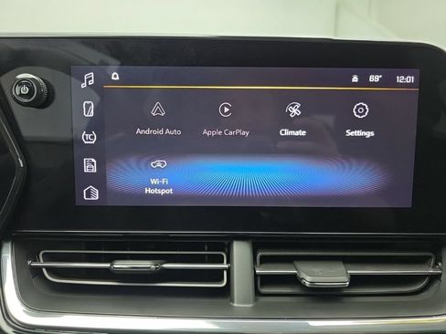 Used 2025 Chevrolet Trax ACTIV w/ Driver Confidence Package FWD image 32