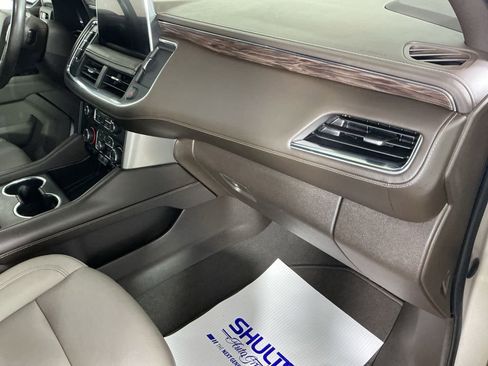 Used 2022 Chevrolet Tahoe Z71 w/ Luxury Package AWD/4WD image 23