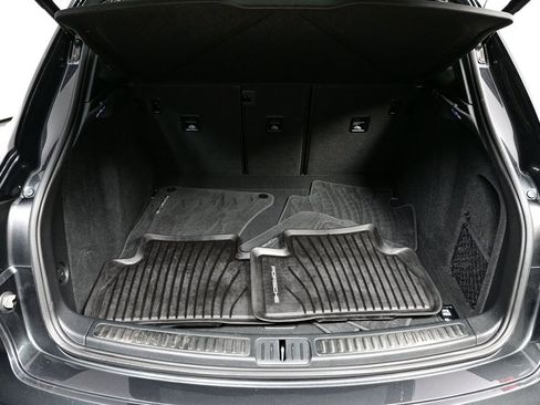 Certified 2025 Porsche Macan image 31