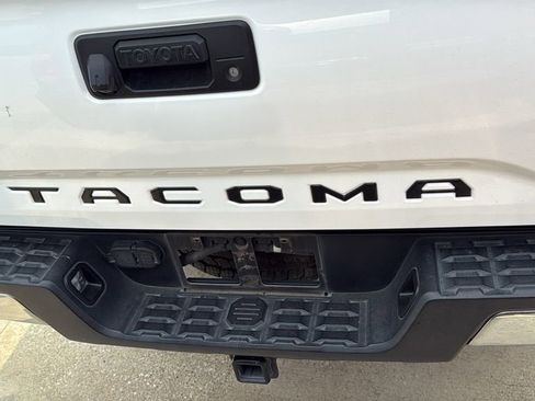 Used 2020 Toyota Tacoma TRD Off-Road AWD/4WD image 6