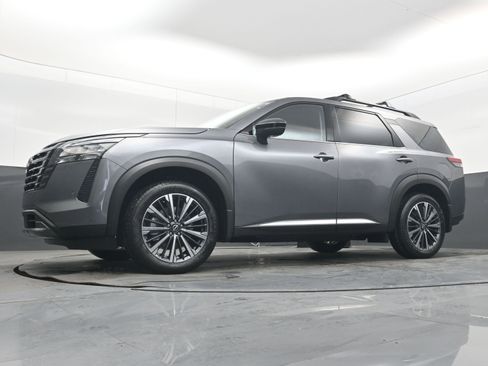 New 2026 Nissan Pathfinder Platinum FWD image 27