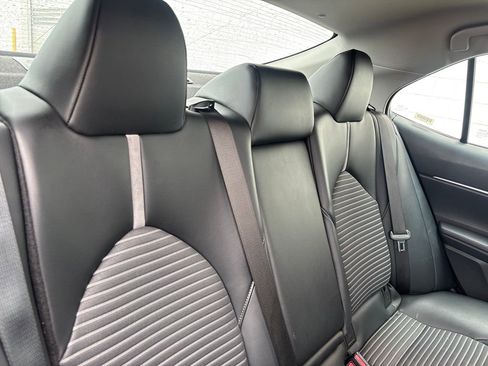 Used 2021 Toyota Camry SE image 24