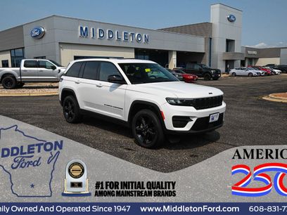 Used 2023 Jeep Grand Cherokee Altitude