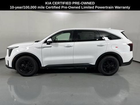 Certified 2025 Kia Sorento LX FWD image 28