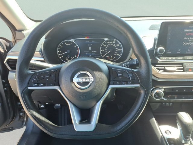 Used 2024 Nissan Altima 2.5 SV FWD image 15
