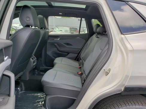 New 2026 Volkswagen Tiguan SE R-Line AWD/4WD image 8