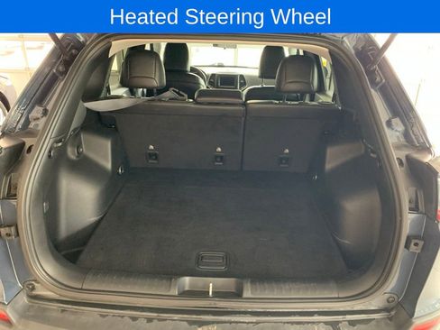 Used 2019 Jeep Cherokee Latitude Plus w/ Cold Weather Group AWD/4WD image 14