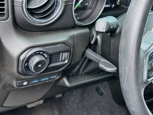 Used 2023 Jeep Wrangler Unlimited Sahara AWD/4WD image 11
