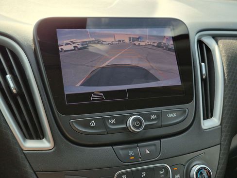 Used 2022 Chevrolet Malibu LT FWD image 23