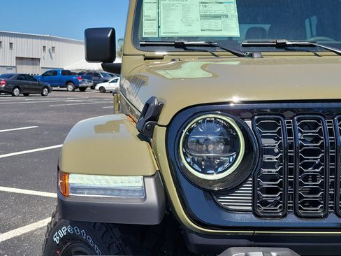 New 2026 Jeep Gladiator Willys AWD/4WD image 7