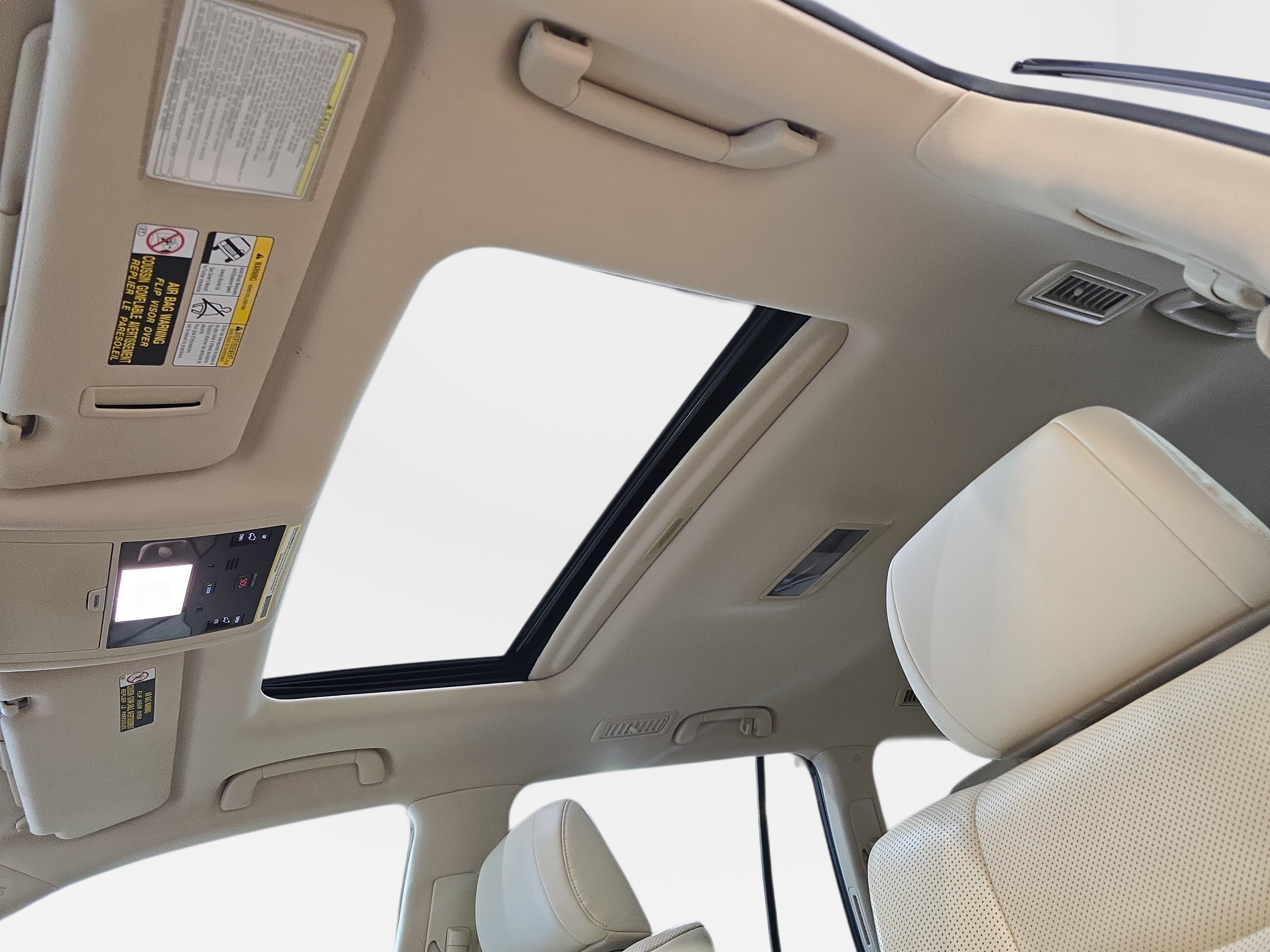 Used 2021 Lexus LX 570 4WD w/ Luxury Package image 27