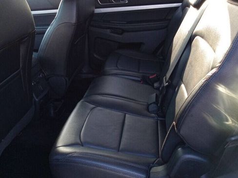 Used 2016 Ford Explorer XLT w/ Equipment Group 202A image 14