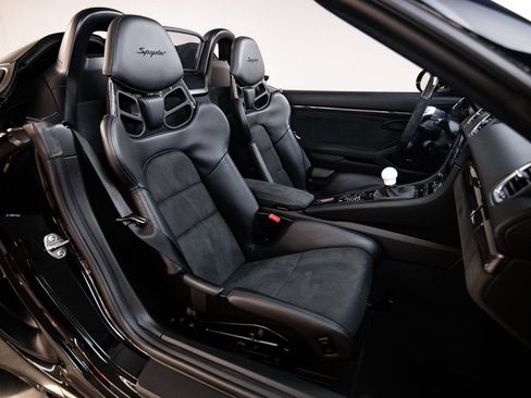 Certified 2022 Porsche 718 Boxster Spyder RWD image 28