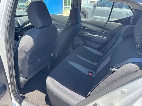 Used 2019 Nissan Kicks SV FWD image 14