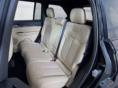 New 2025 Jeep Grand Cherokee Limited w/ Luxury Tech Group II image 26