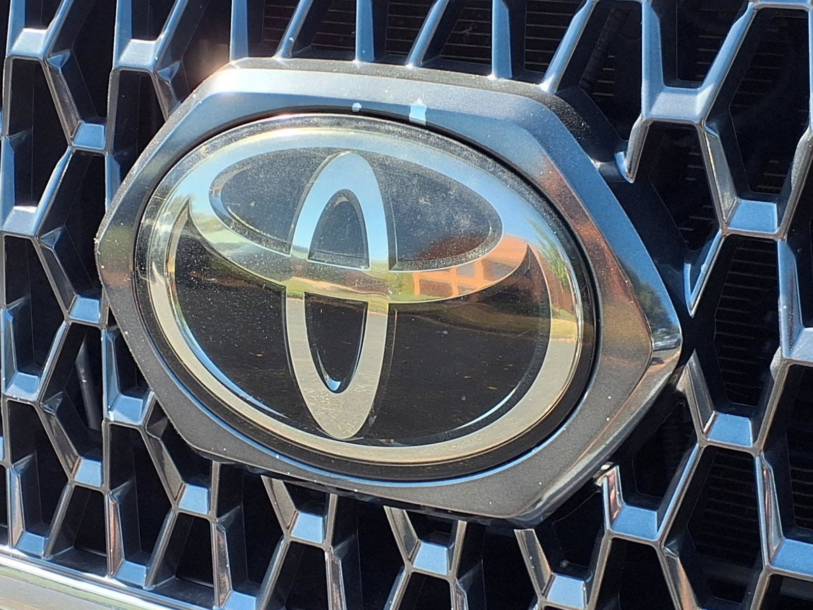 Used 2019 Toyota Tacoma TRD Sport AWD/4WD image 33