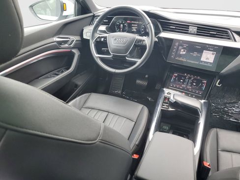 Used 2023 Audi e-tron Premium Plus w/ Premium Plus Package AWD/4WD image 12